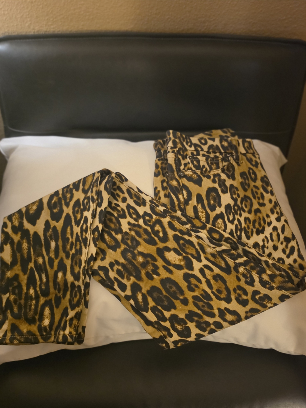 7 For All Mankind ankle stretch animal print brown and black denim jean 25